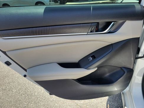 Used 2022 Honda Accord EX-L image 11