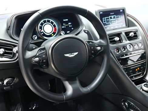 Used 2018 Aston Martin DB11 V12 image 20