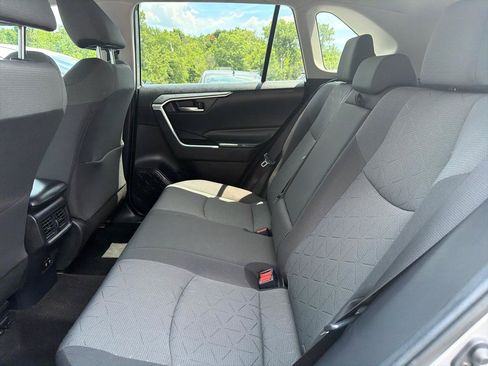Used 2020 Toyota RAV4 XLE w/ Carpet Mat Package AWD/4WD image 19