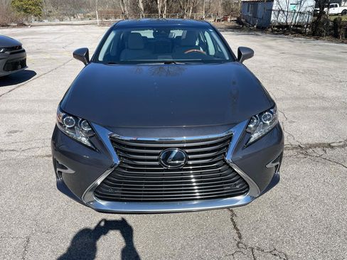 Used 2016 Lexus ES 350 w/ Luxury Package w/Wood Trim image 2