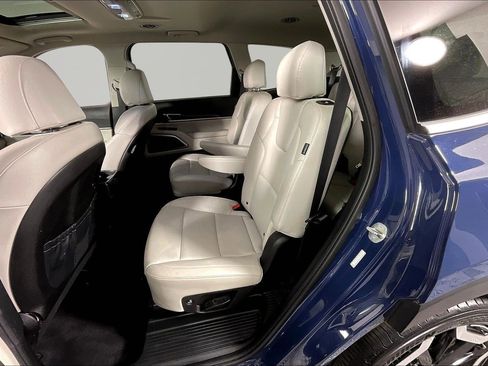 Used 2023 Kia Telluride S w/ S Sunroof Package image 22