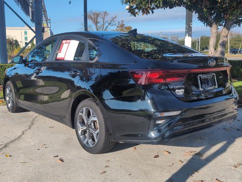 Used 2020 Kia Forte LXS image 8