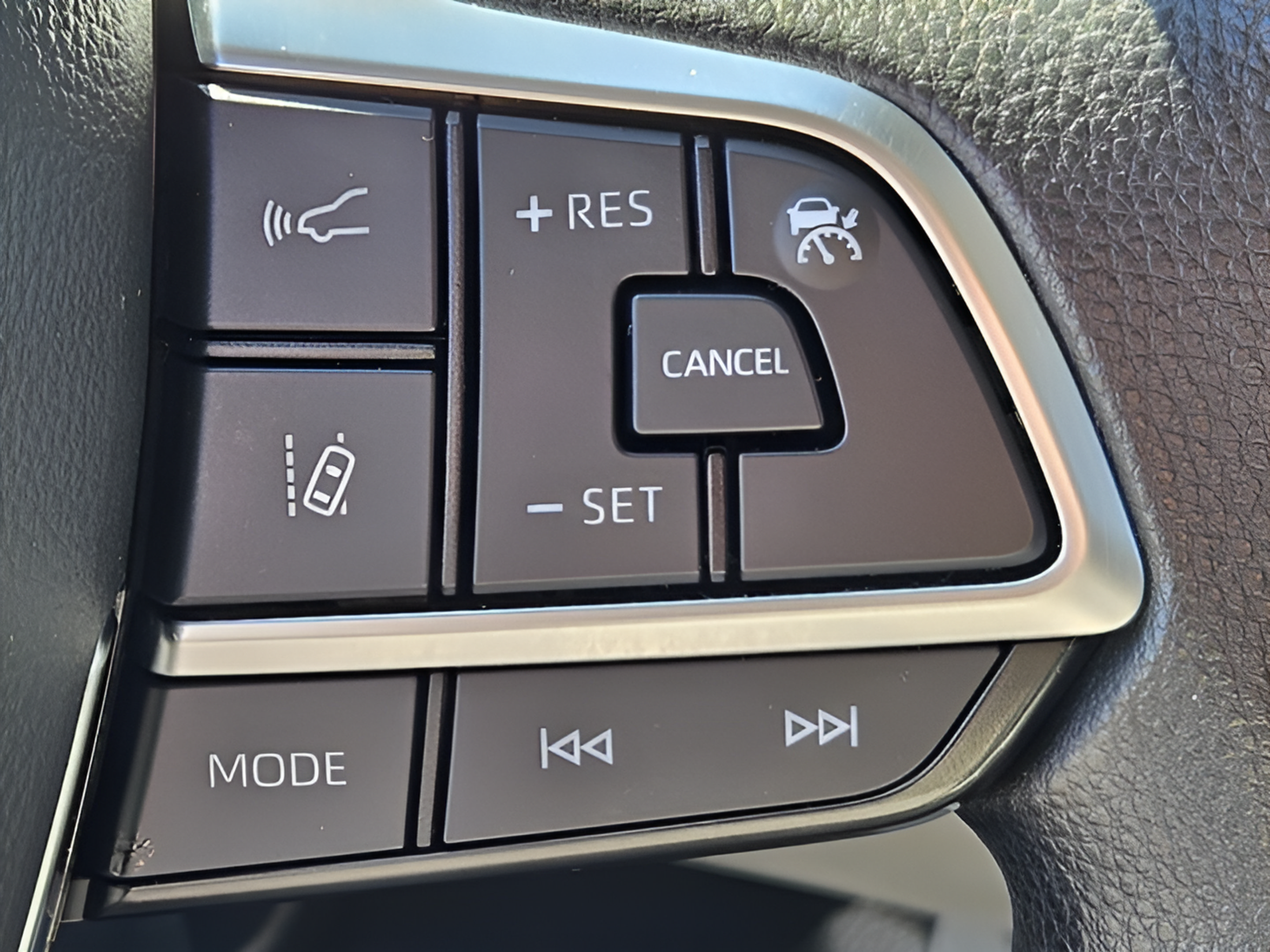 Certified 2020 Toyota Highlander L AWD/4WD image 24