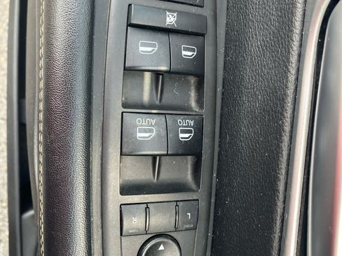 Used 2021 Chrysler Pacifica Touring w/ S Appearance Package FWD image 12
