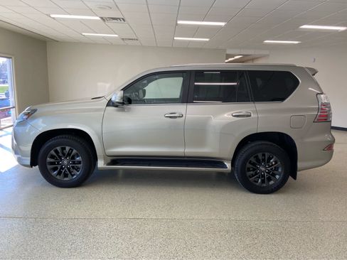 Used 2023 Lexus GX 460 Premium image 9