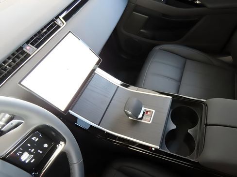 Certified 2026 Land Rover Range Rover Evoque Dynamic SE AWD/4WD image 20