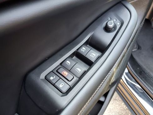 Used 2023 Jeep Grand Cherokee L Laredo image 10