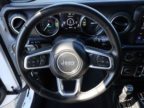 Used 2022 Jeep Wrangler Unlimited Sahara AWD/4WD image 13