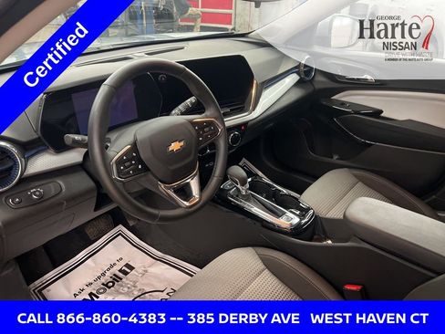 Used 2024 Chevrolet Trax LT w/ Driver Confidence Package image 25