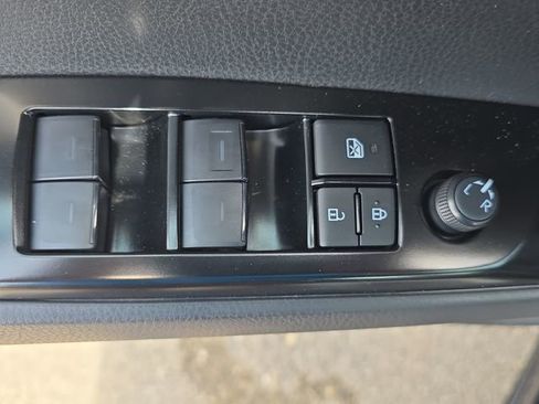 Used 2026 Toyota Camry SE w/ Convenience Package image 28