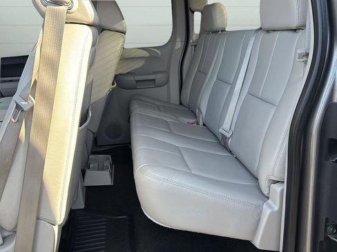 Used 2008 Chevrolet Silverado 1500 LT w/ EZ-Lift Tailgate Package image 13