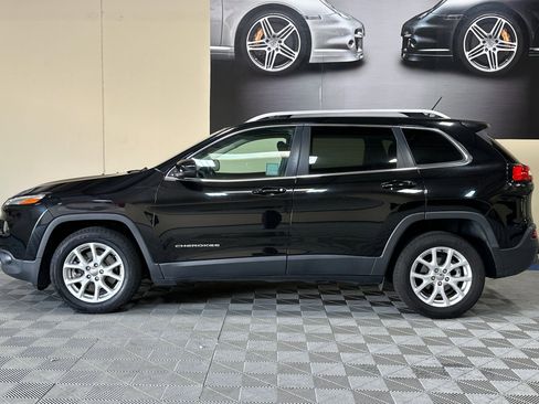 Used 2017 Jeep Cherokee Latitude image 7