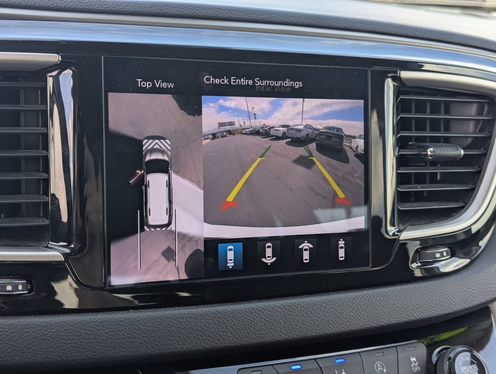Used 2020 Chrysler Pacifica Touring-L w/ Advanced Safetytec Group FWD image 16