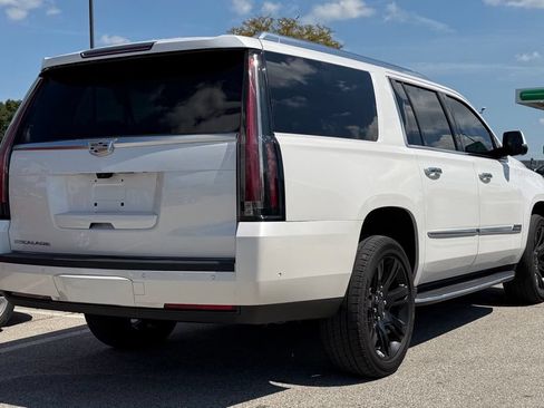 Used 2019 Cadillac Escalade ESV Premium Luxury AWD/4WD image 7