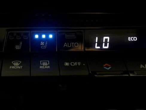 Used 2024 Toyota Land Cruiser image 30