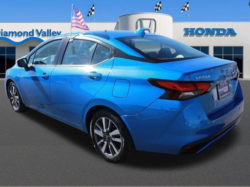 Used 2023 Nissan Versa SV image 4