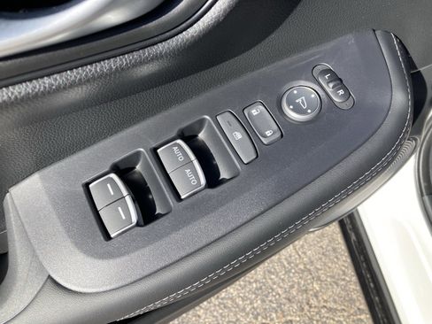 New 2026 Honda HR-V EX-L image 12