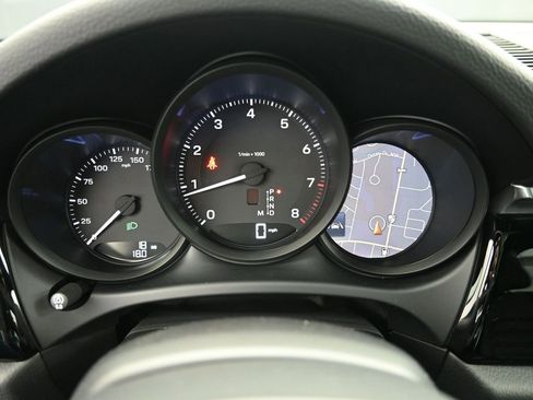 New 2026 Porsche Macan image 16