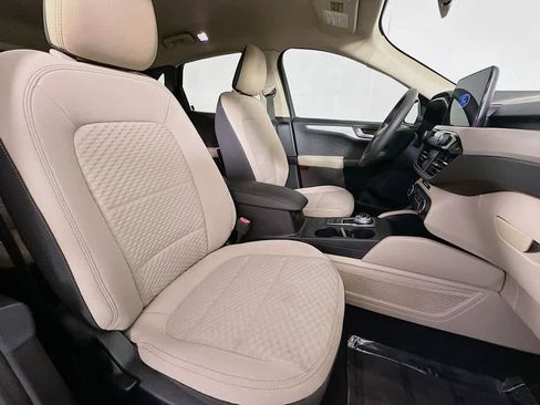 Certified 2020 Ford Escape SE image 14