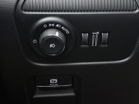 Used 2025 Jeep Wagoneer L Series III w/ Premium Group I AWD/4WD image 56