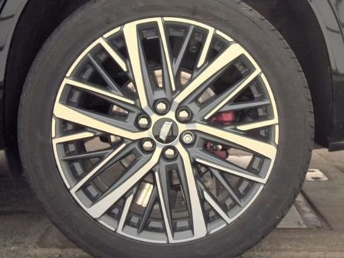 Used 2024 Cadillac XT6 Sport w/ LPO, Floor Liner Package AWD/4WD image 19