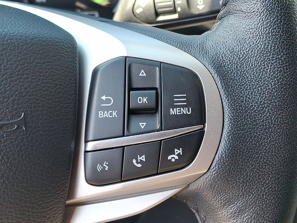 Used 2024 Ford Explorer XLT w/ Equipment Group 202A AWD/4WD image 24