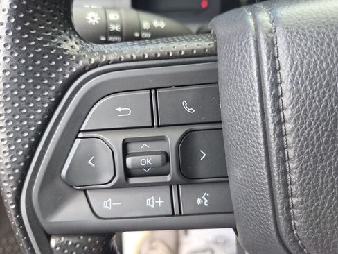Used 2025 Toyota Tacoma SR5 AWD/4WD image 26