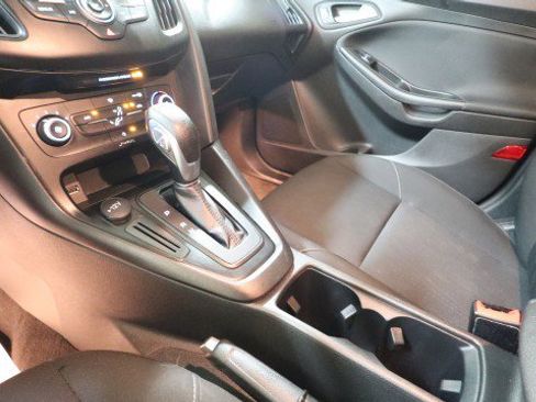 Used 2018 Ford Focus SE image 16