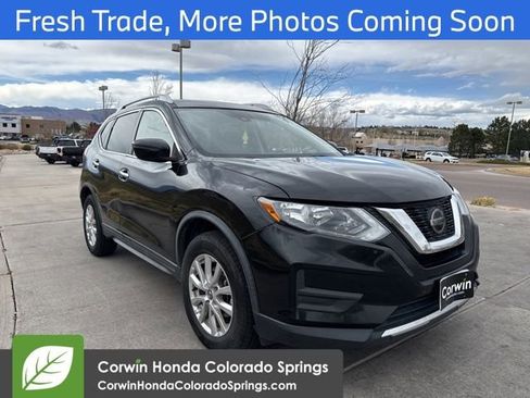 Used 2020 Nissan Rogue SV image 1
