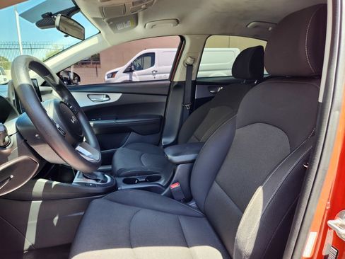 Used 2023 Kia Forte LXS w/ LXS Technology Package FWD image 12