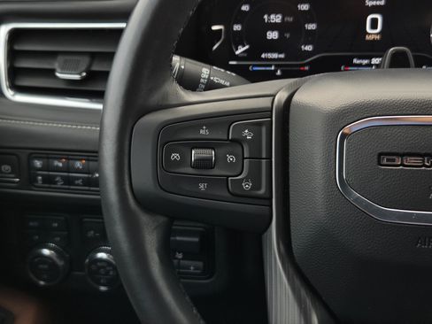 Used 2023 GMC Yukon Denali Ultimate AWD/4WD image 19