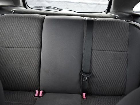 Used 2005 Ford Focus ZX5 Hatchback FWD image 9