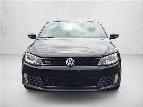 Used 2013 Volkswagen Jetta GLI Autobahn FWD image 2