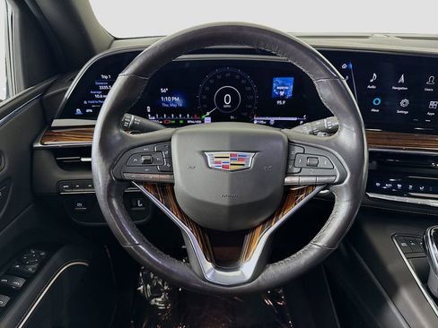 Used 2022 Cadillac Escalade Luxury AWD/4WD image 11