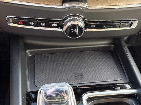 New 2026 Volvo XC60 B5 Plus w/ Protection Package Premier image 29