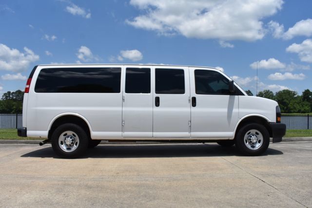 Used 2022 Chevrolet Express 3500 LS RWD image 3