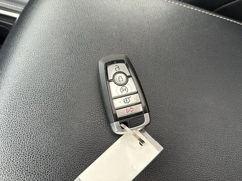 Used 2023 Ford Expedition Max XLT image 27