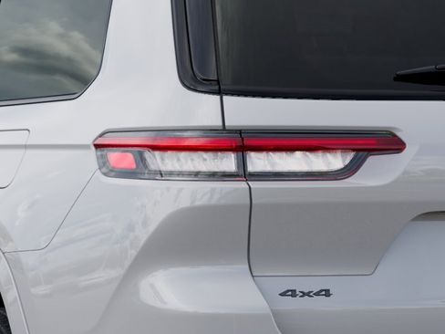 New 2025 Jeep Grand Cherokee L Summit AWD/4WD image 33