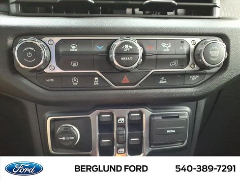 Used 2024 Jeep Wrangler Unlimited Sport AWD/4WD image 26