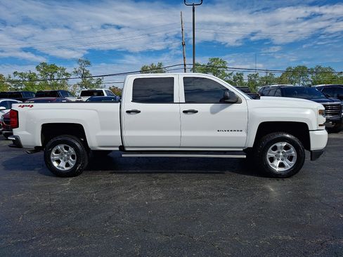 Used 2018 Chevrolet Silverado 1500 Custom w/ Custom Value Package AWD/4WD image 7