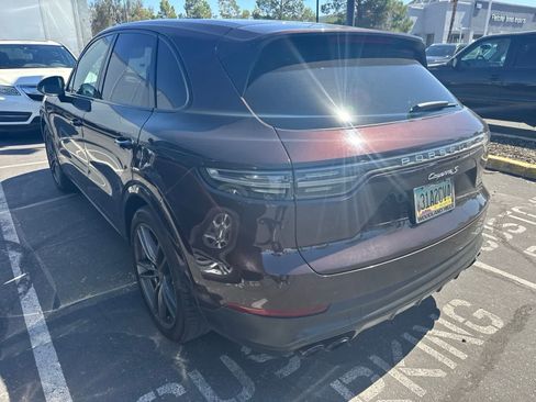 Used 2019 Porsche Cayenne S AWD/4WD image 2