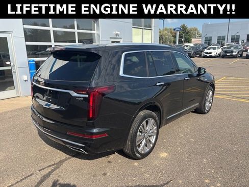 Used 2023 Cadillac XT6 Premium Luxury image 7