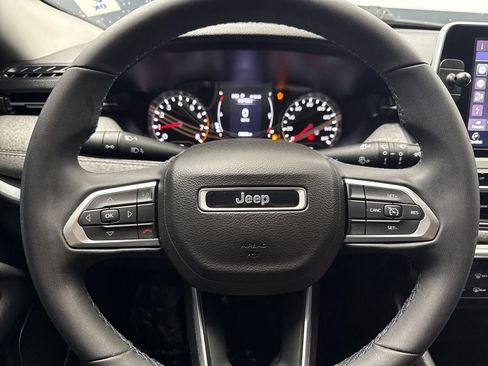 Used 2022 Jeep Compass Latitude FWD image 22