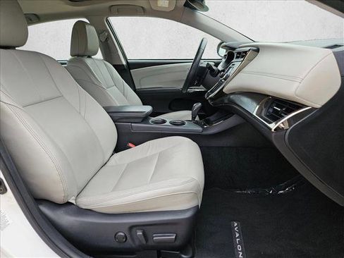 Used 2018 Toyota Avalon Limited FWD image 22