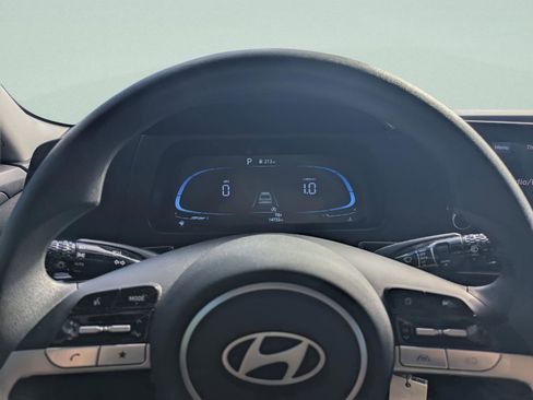 Used 2025 Hyundai Elantra SE image 33