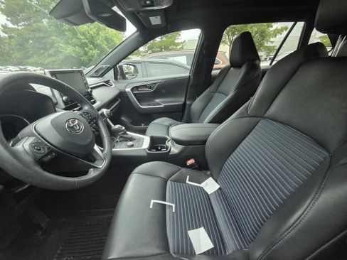 Used 2022 Toyota RAV4 XSE AWD/4WD image 8