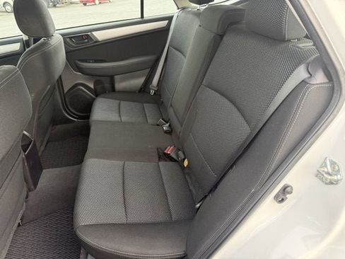 Used 2018 Subaru Outback 2.5i image 8
