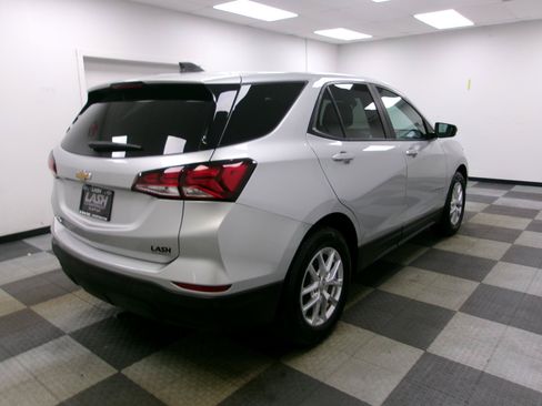 Used 2022 Chevrolet Equinox LS w/ LS Convenience Package FWD image 13