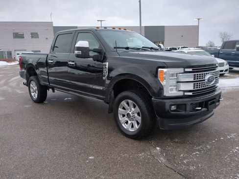 Used 2018 Ford F250 Platinum w/ Platinum Ultimate Package image 2