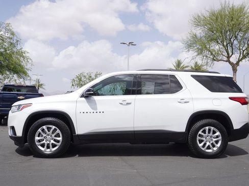 Used 2019 Chevrolet Traverse LT FWD image 2